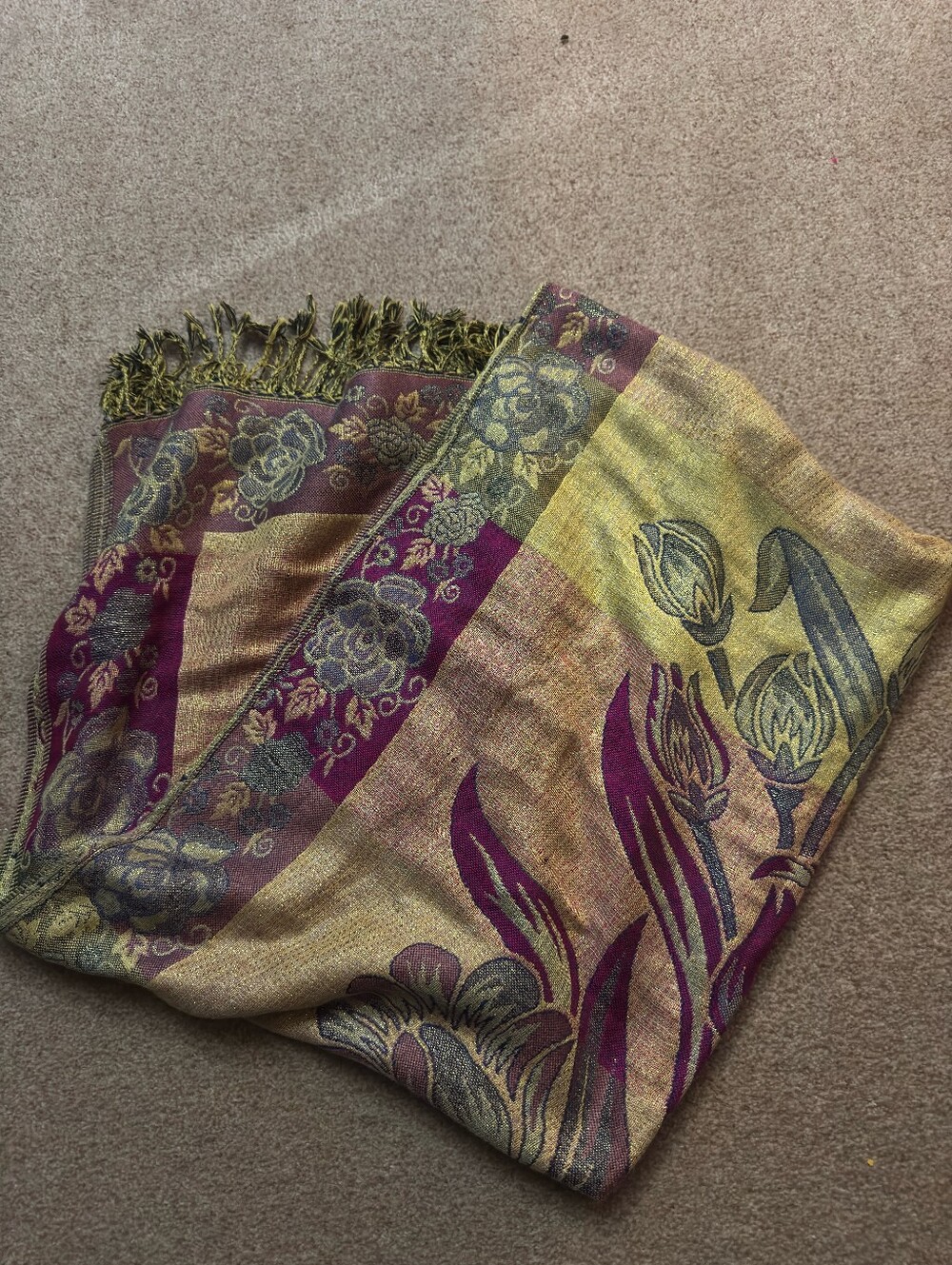 Beautiful Tamsy shawl with fringe